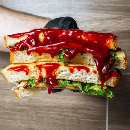 жк «сонячний квартал» *