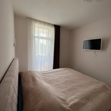 Apartman жк «сонячний квартал» *